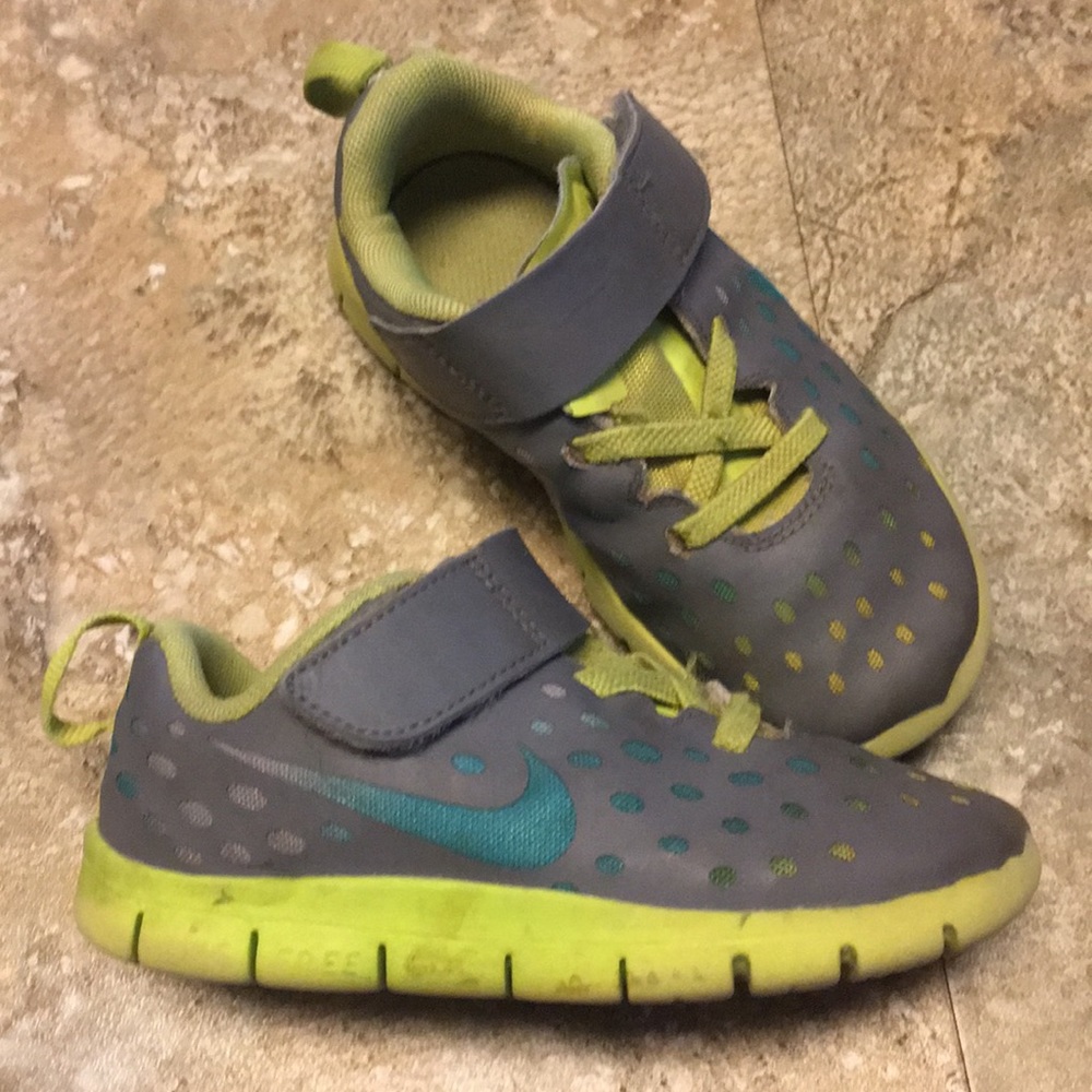Nikes size 9